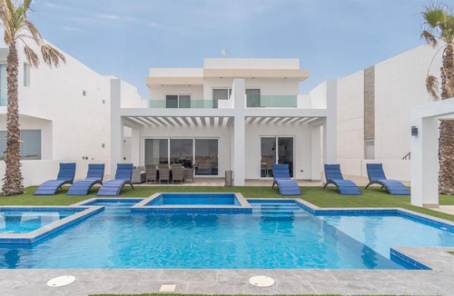 La Choya House | Exclusive: Casa Atardecer with Stunning Laguna Views at Islas Del Mar
