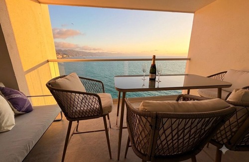 Las Glorias Apartment | Exclusive Oasis with Spectacular Ocean View and VIP Amenities