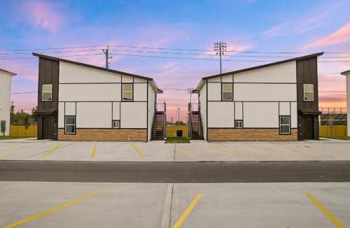 Weslaco Apartment | Executive Comfort Suite