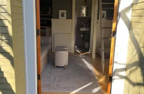 Phinney Ridge House | Experience the historic neighborhood of Ballard!