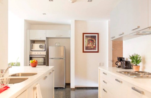 Zona Rosa Apartment | Experience the best of Mexico City in this executive suite located in Juarez.