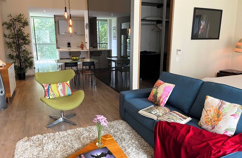 Zona Rosa Apartment | Experience the best of Mexico City in this executive suite located in Juarez.