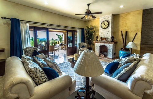 Cabo San Lucas Villa | Extravagent 4 BR Luxury Villa Finca Tezal w/Private Pool, Jacuzzi + Much More!