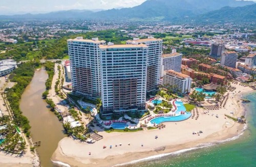 South Hotel Zone Condo | F-View & Rest Overlooking the Ocean!