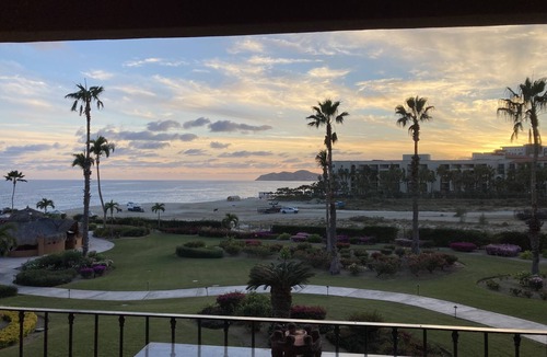 San Jose del Cabo Condo | Fabulous 1 bedroom newly renovated beach/ocean view condo, guard gated.