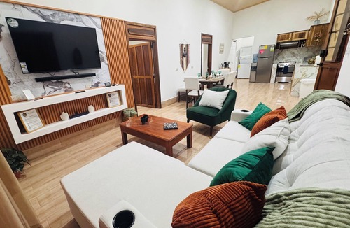 El Estor House | Fabulous 2-bedroom house in El Estor perfect for relaxing stays