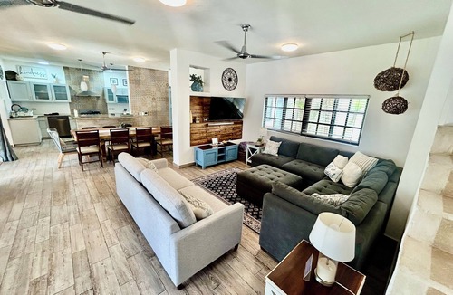 Colonia Andres House | Fabulous 4-bedroom Home, 900 Meters from Ocean in Cozumel