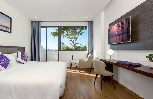 Ngu Hanh Son Hotel | Family Balcony Room 3