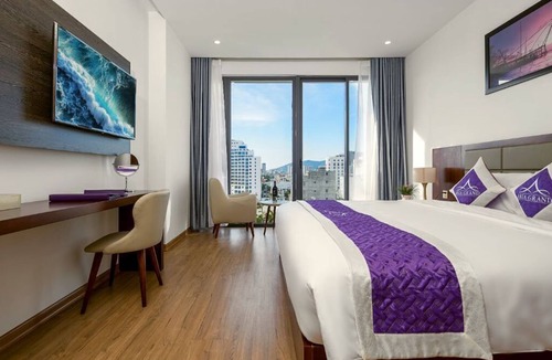 Ngu Hanh Son Hotel | Family Balcony Room 5