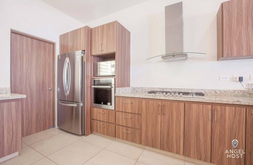 La Paz House | Family-Friendly House in Gated Community with Communal Pool