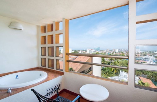 Marina Vallarta Hotel | Family Friendly Ocean Front Studio Retreat