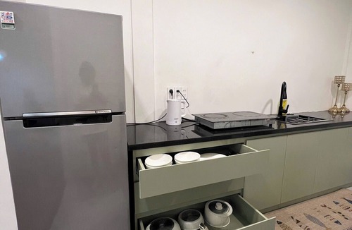 Downtown Ho Chi Minh City Apartment | Family Studio 2 Queen Beds & Full-equipped Kitchen 5 Mins Walking to Bui Vien St