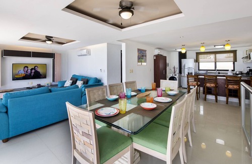 Zona Hotelera Condo | Family vacations apartment ocean view