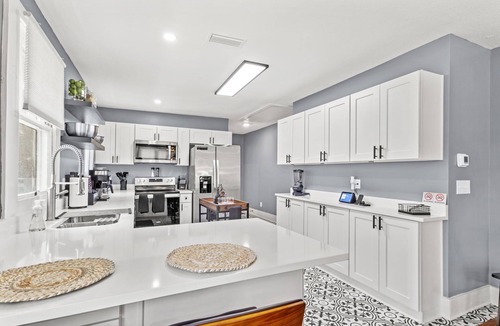 Avondale House | Fancy Dancy