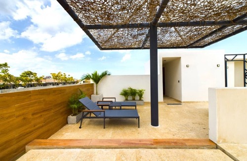 Zama Apartment | Fantastic King Studio with Rooftop Olympic Pool, New Gym & Premium Amenities