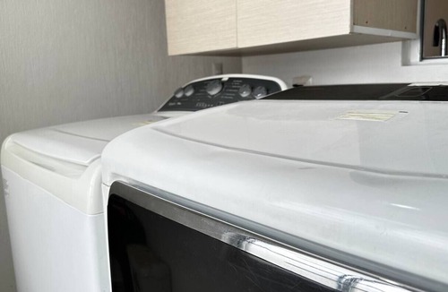 Guadalajara Apartment | Fast WiFi★Wash/Dry★ComfyBed★Free Parking★24-7Security