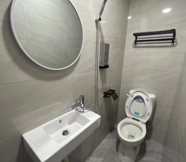 Xitun District Bed & Breakfast | FengChia近逢甲夜市赤鬼牛排