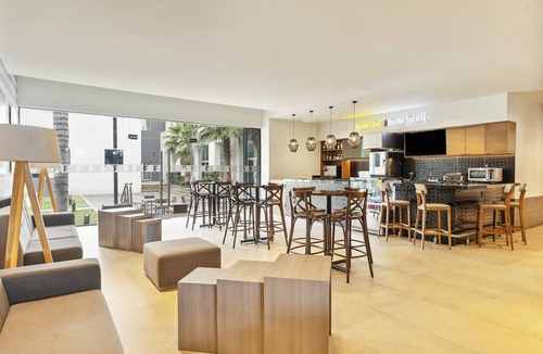 San Luis Potosi Hotel | Fiesta Inn Express San Luis Potosí Oriente