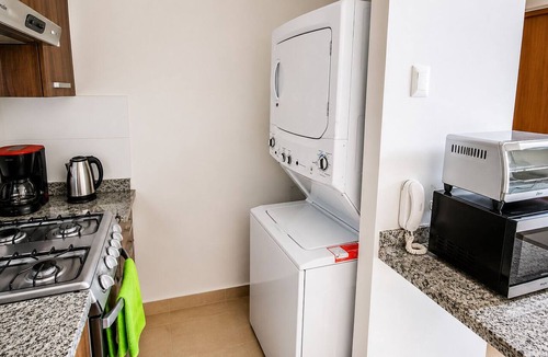 Anahuac Apartment | FIFA World Cup Stylish High-Rise Escape: Pool, Hot Tub & Cinema, King-Size Bed and High-Speed WiFi.