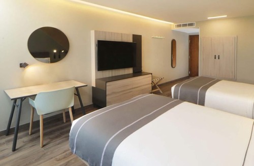 Providencia Hotel | Find Relaxation and Comfort in a Vibrant Guadalajara Room - 3 Units