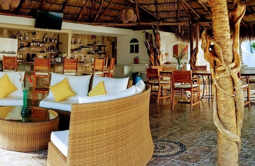 La Punta House | First Class Executive Retreat, Staff of Five, Sleeps up to 12