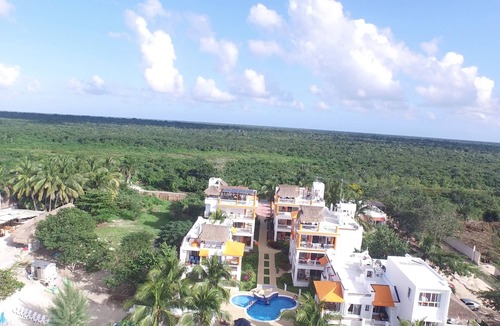 Cozumel Condo | First floor. Beach House. Private beach. Next to Chankanaab. AC. Free Wifi. Gril