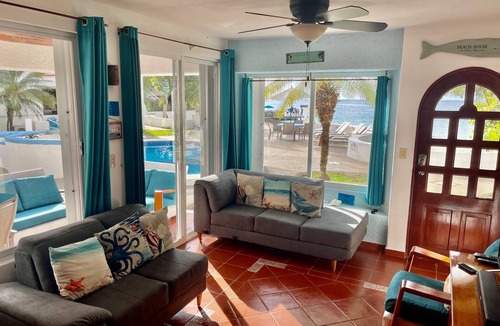 Cozumel Condo | First floor. Beach House. Private beach. Next to Chankanaab. AC. Free Wifi. Gril