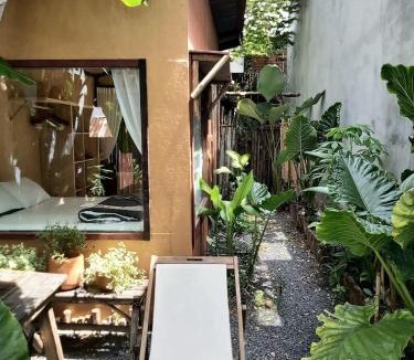 Ninh Kieu House | Floating market cabin