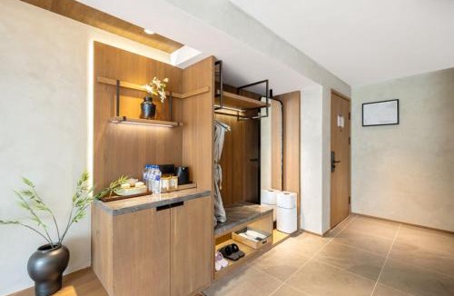 Changbai Mountain North Slope House | Floral Lux Hotel Changbai Mountain Deep Forest Homestay
