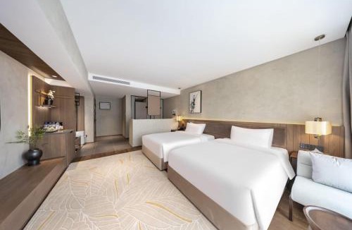 Changbai Mountain North Slope House | Floral Lux Hotel Changbai Mountain Deep Forest Homestay
