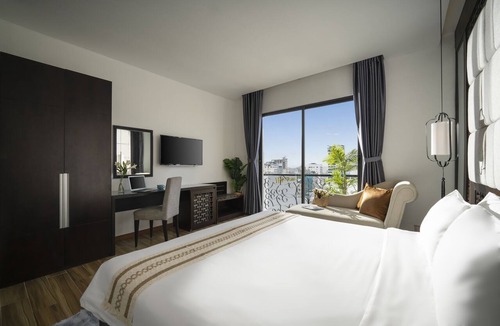 Ngu Hanh Son Hotel | Flower Hotel