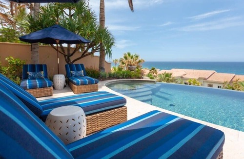 Palmilla Villa | Freshly Remodeled, 2 minute walk to the beach in V