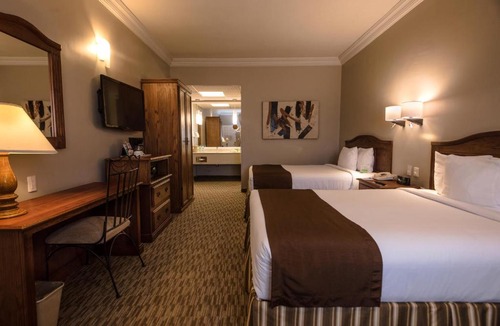 Torreon Hotel | Fresno Galerias