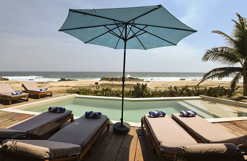 Santa Maria Tonameca Villa | Front beach room in a beautifully designed luxuary house with spectacular views