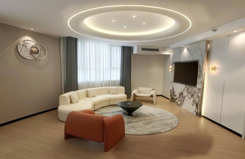 Luntai County Hotel | Fu Hua Jun Yue Hotel