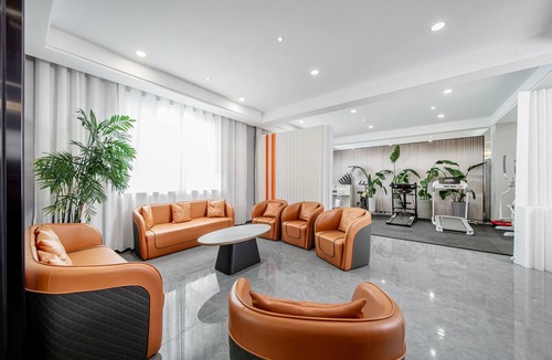 Luntai County Hotel | Fu Hua Jun Yue Hotel