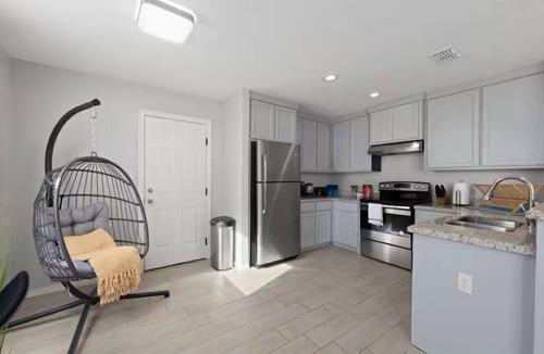 Edinburg Apartment | Furnished 3BR/2BA Monthly Stays Gated + Golf Workspace Near Hospitals