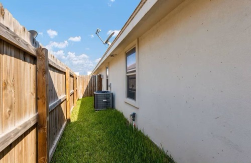 Edinburg Apartment | Furnished 3BR/2BA Monthly Stays Gated + Golf Workspace Near Hospitals