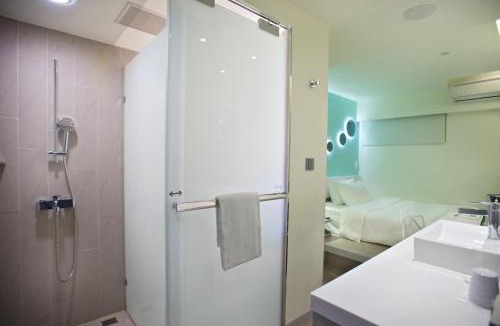 Cianjin District Hotel | FX INN Kaohsiung Zhonghua Road Branch
