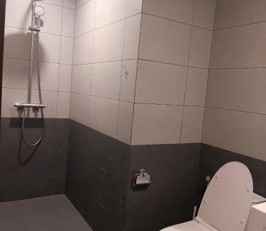 District 9 Apartment | GÂY THƯƠNG NHỚ Homestay Phòng Vinhomes grand park tầng 33, hướng sông, Phòng tắm riêng