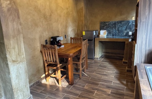 Tepoztlan Cottage | Galley downtown Tepoztlan with parking lot
