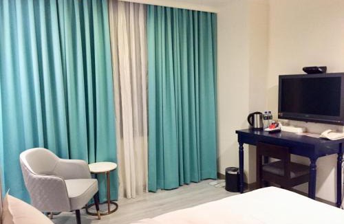 Central District Hotel | Garden Hotel