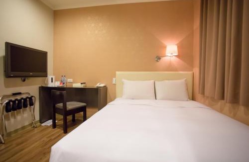 Central District Hotel | Garden Hotel