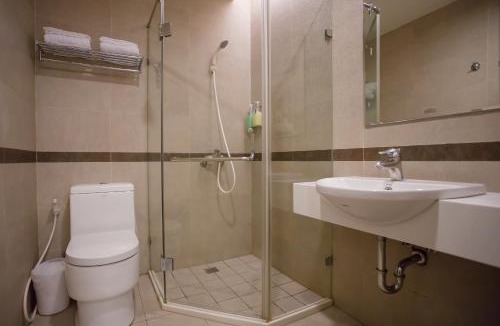 Central District Hotel | Garden Hotel
