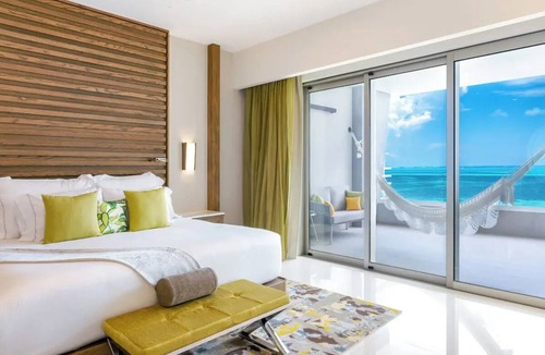 Playa Mujeres Hotel | Garza Blanca Resort Cancun - 5.0 Star Junior Suite