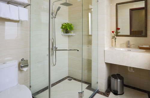 District 5 Hotel | Golda Hotel
