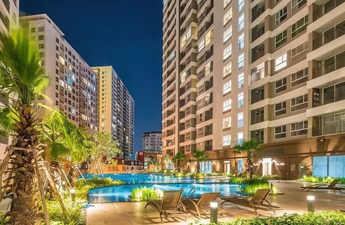 Phu Nhuan Condo | Golden Mansion - Transit Apt Free POOL & GYM