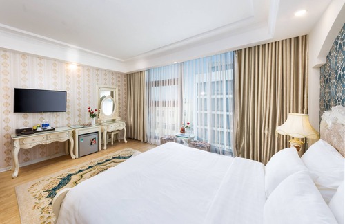 Son Tra Hotel | ⭐ ⭐ ⭐ ⭐ GOLDEN ROSE HOTEL - CÁCH BÃI BIỂN 300M