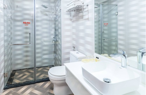 Son Tra Hotel | ⭐ ⭐ ⭐ ⭐ GOLDEN ROSE HOTEL - CÁCH BÃI BIỂN 300M