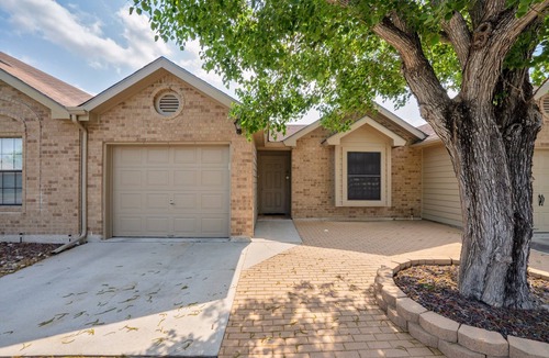 Harlingen House | Golf, Quiet, king and Queen Suite, Winter Texans, Seasonal, Monthly Rentals